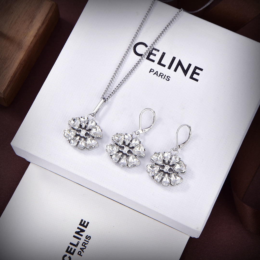 Celine Daisy 18K Gold Earrings
