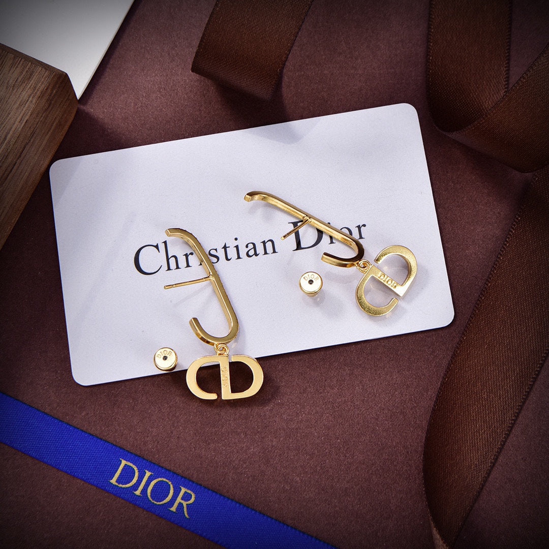 Dior 30 Montaigne Crystals 18K Gold Earrings
