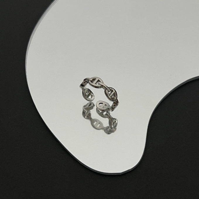 Hermes Chaine D'Ancre Enchainee 18K Gold Ring