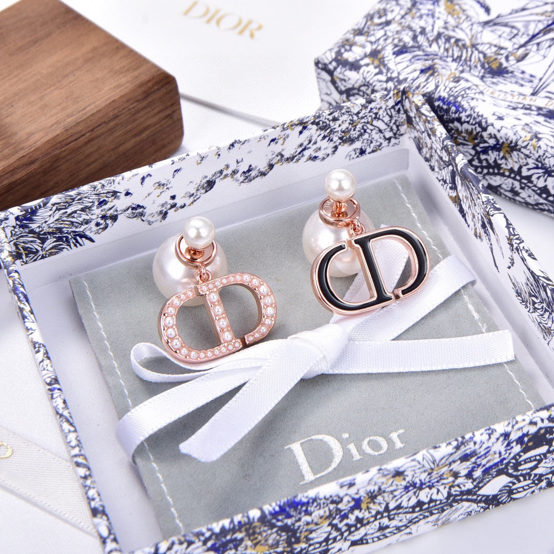 Dior 30 Montaigne 18K Gold Earrings