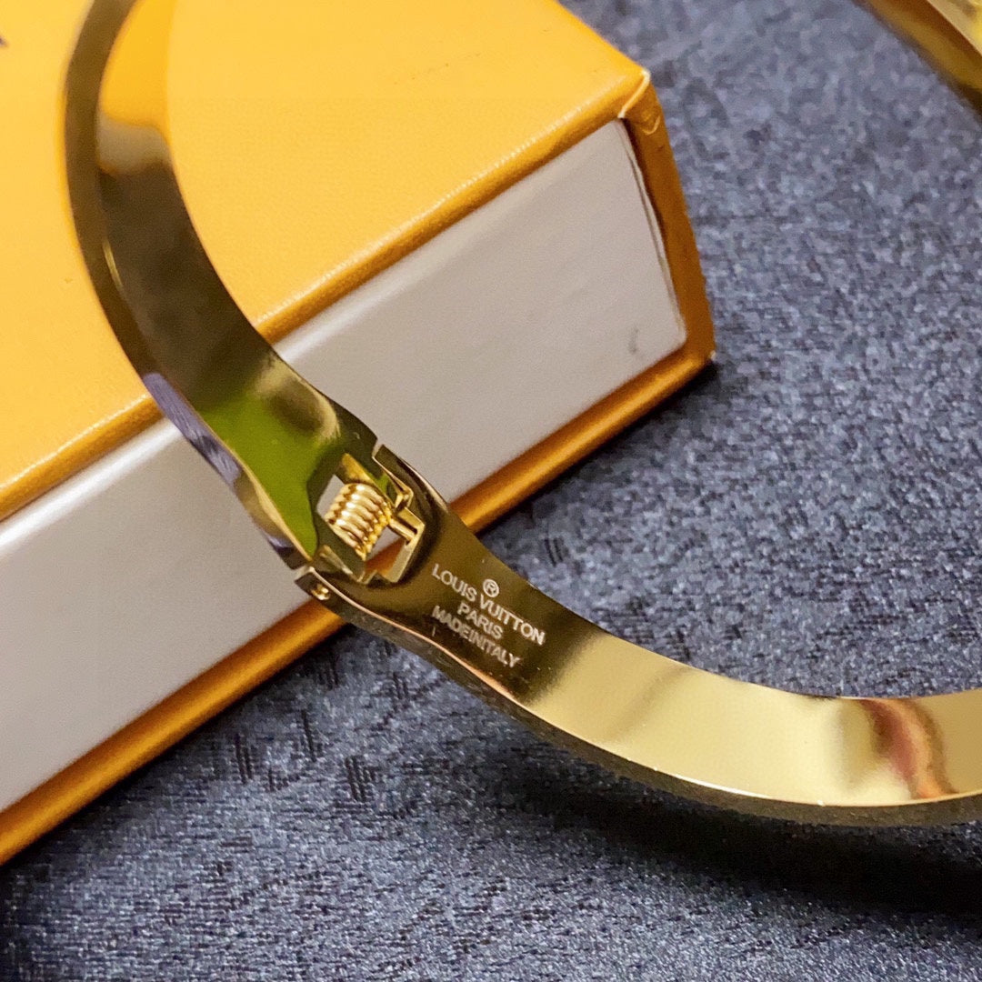 Louis Vuitton Gold 18K Gold Bracelet