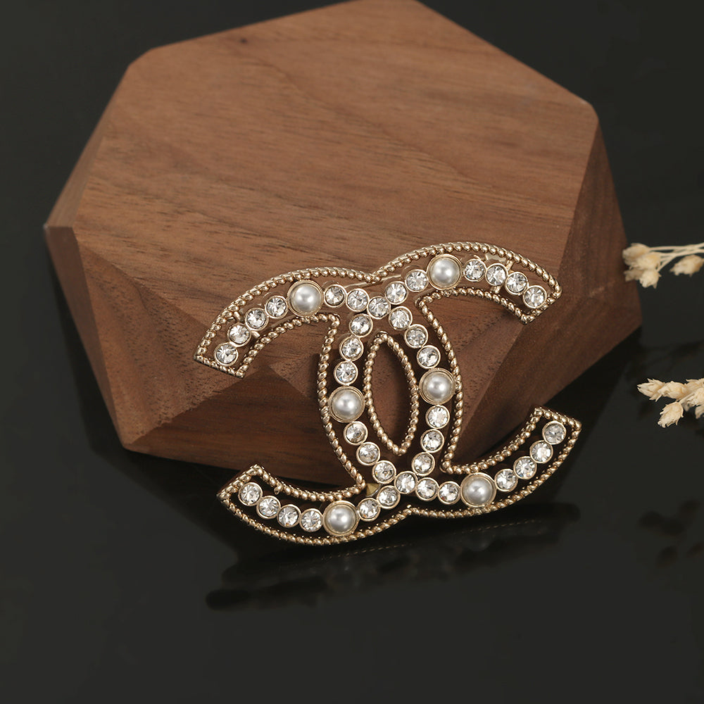 Chanel Pearls 18K Gold Brooch