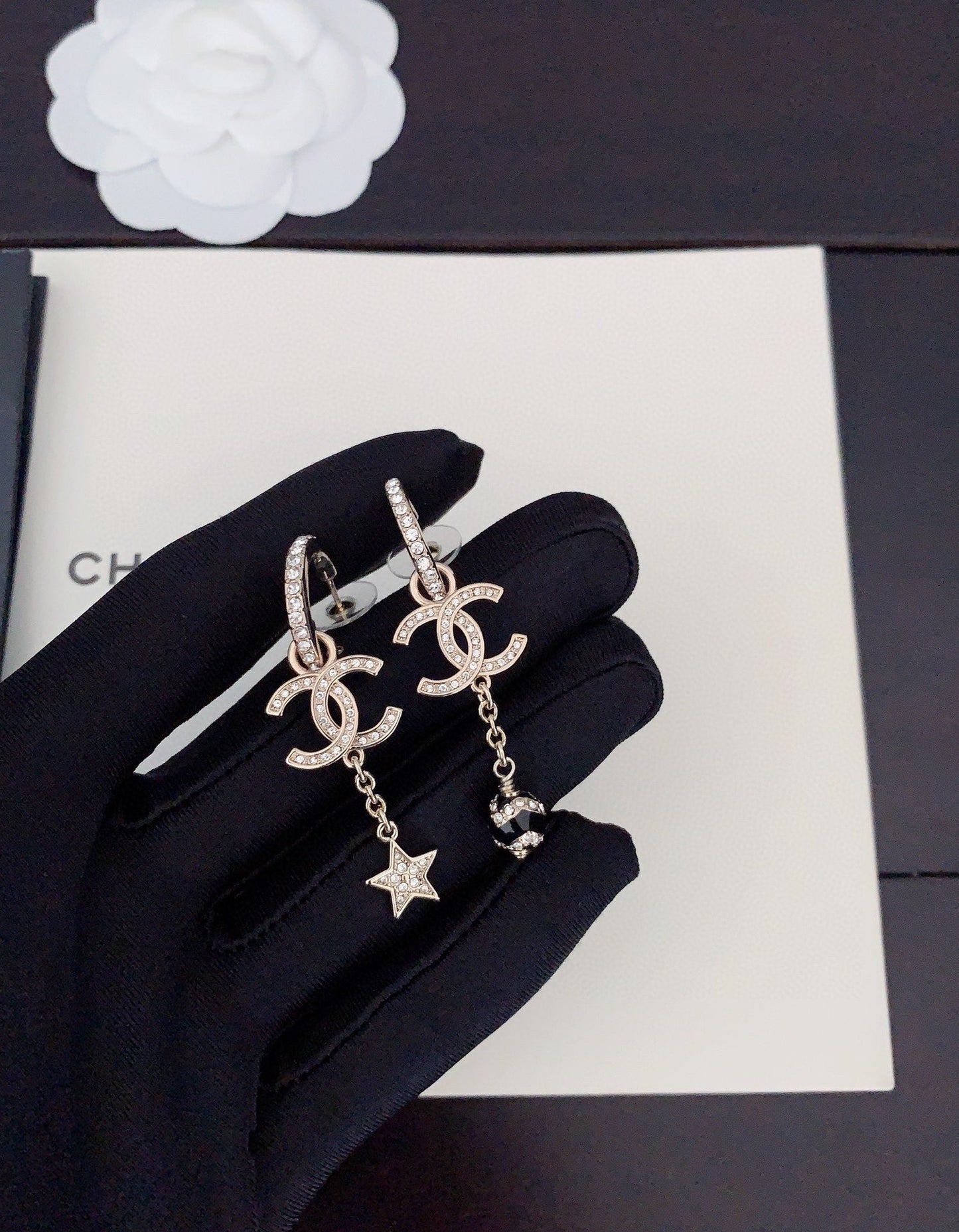 Chanel Star Pearls Pendant 18K Gold Earrings