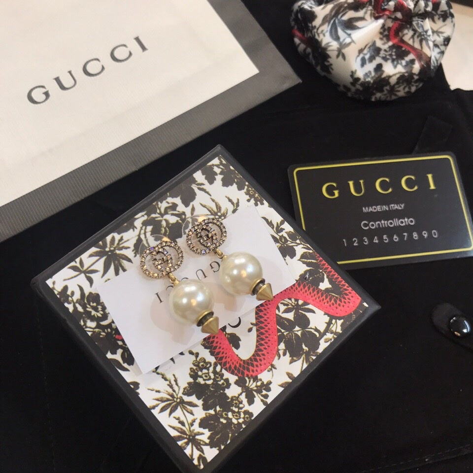 Gucci Double Pearl Pendant 18K Gold Earrings