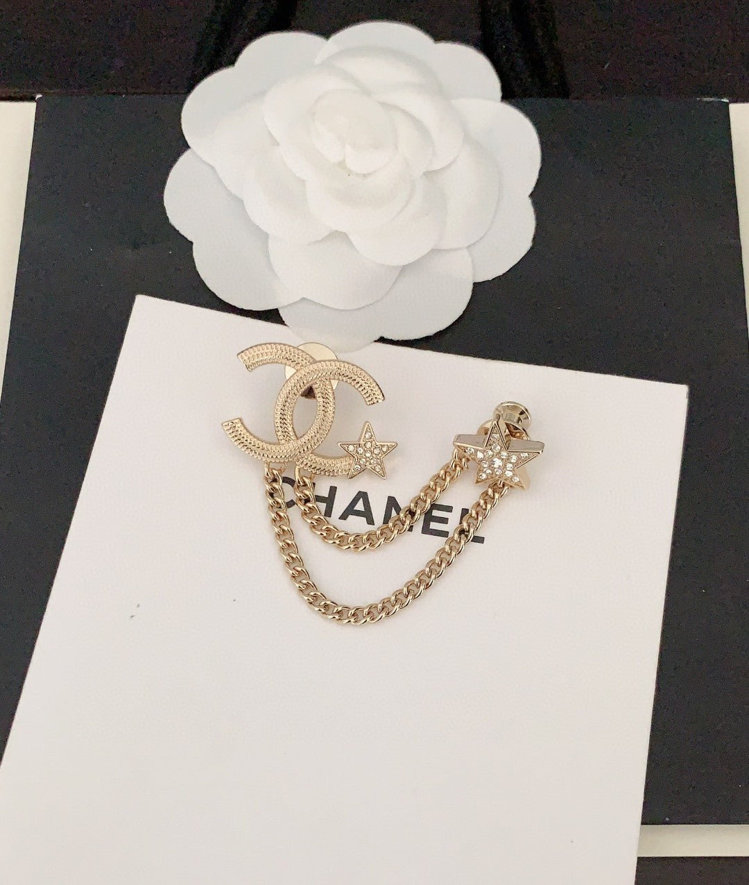 Chanel Heart Star Chain 18K Gold Brooch