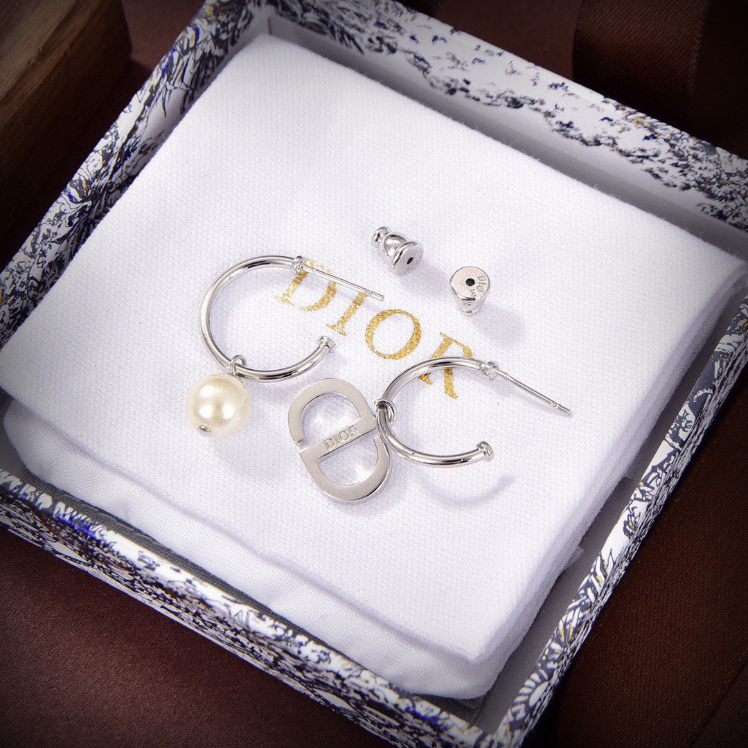 Dior Petit Pearl 18K Gold Earrings