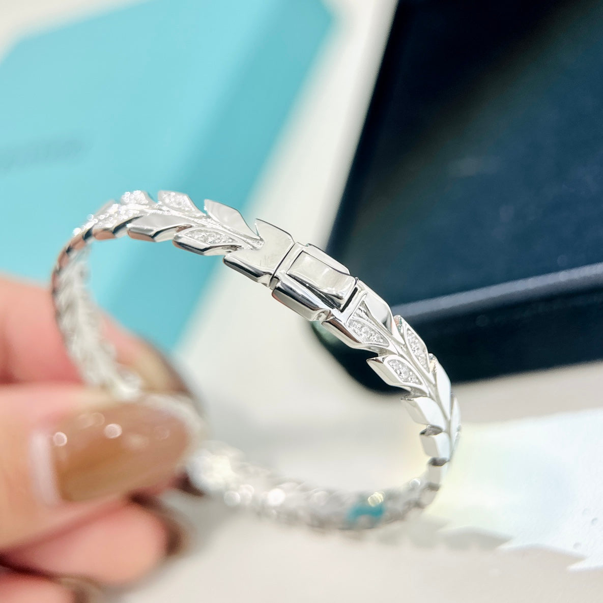 Tiffany Victoria Vine Diamonds 18K Gold Bracelet