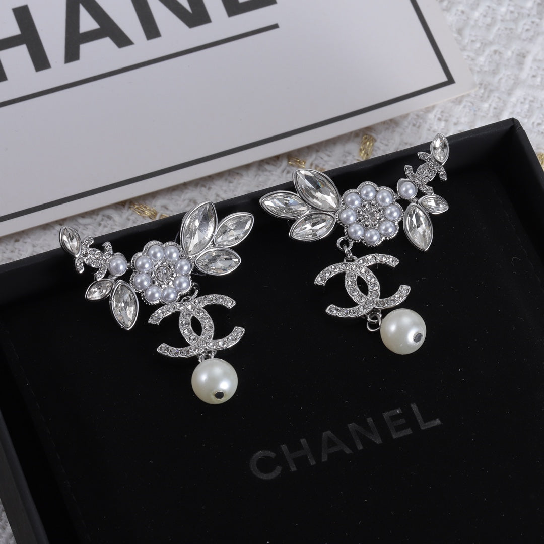 Chanel Flower Crystals 18K Gold Earrings