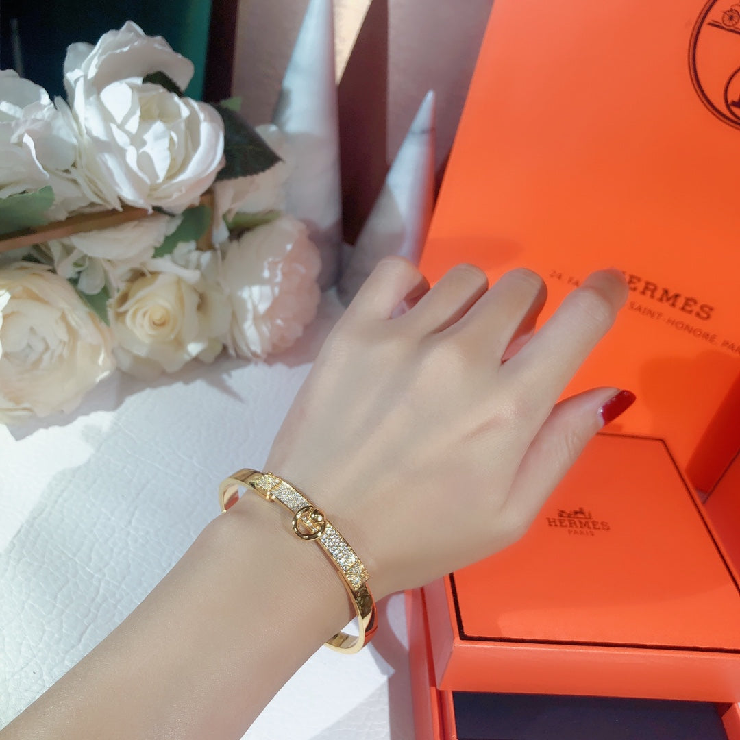 Hermes Collier De Chien Diamond 18K Gold Bracelet