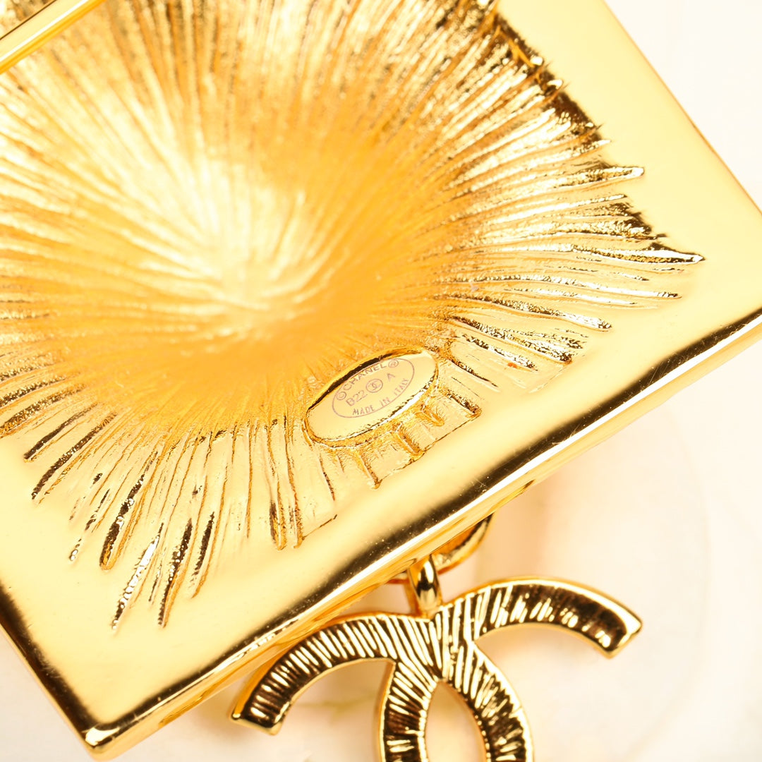 Chanel Tiger 18K Gold Brooch