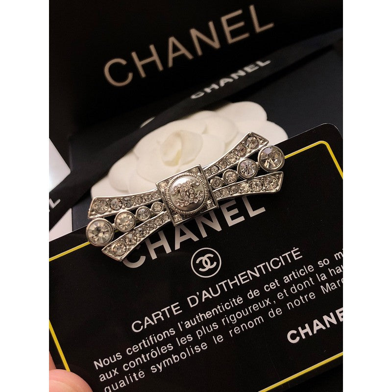 Chanel Bow Tie Diamond 18K Gold Brooch