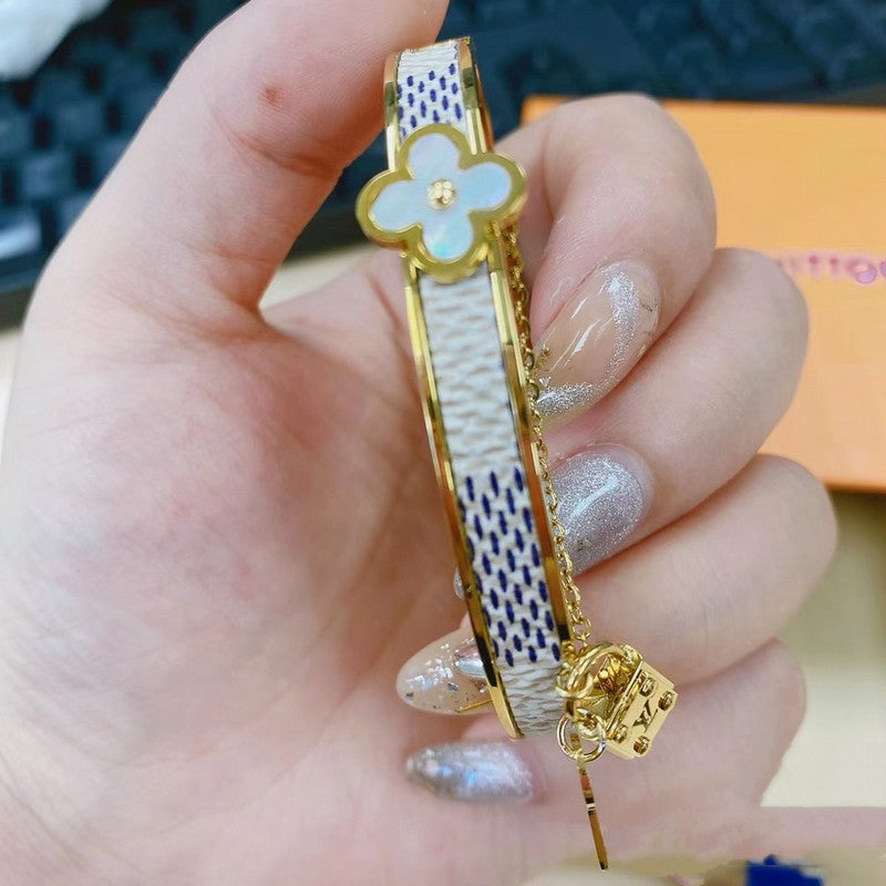Louis Vuitton Blooming 18K Gold Bracelet