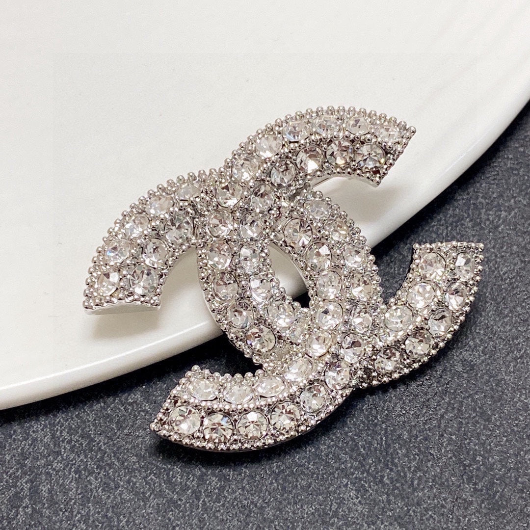Chanel Diamonds 18K Gold Brooch