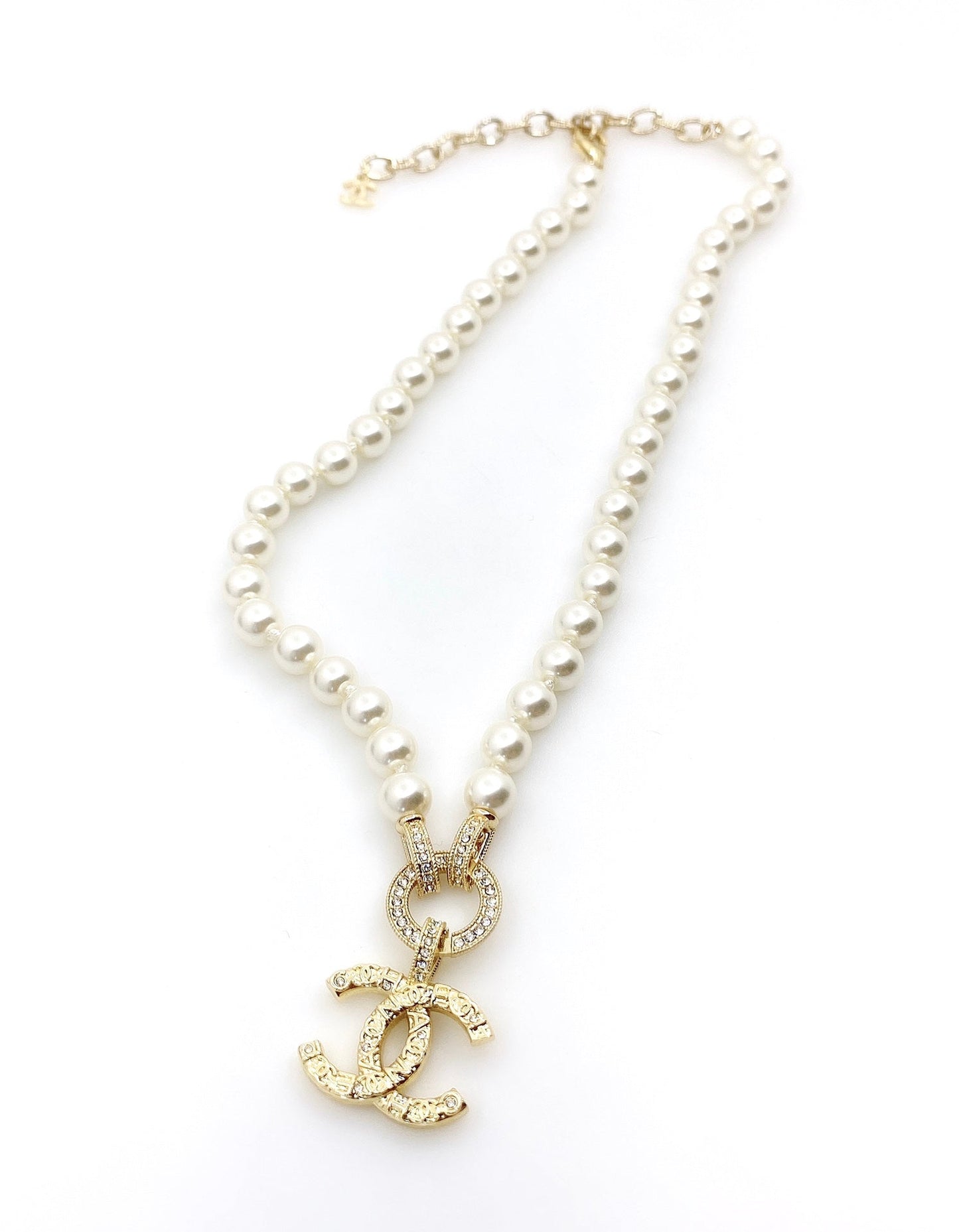 Chanel Pearls Choker 18K Gold Necklace