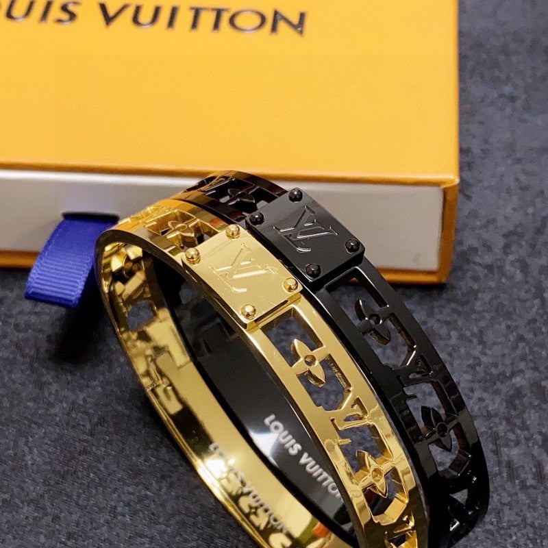 Louis Vuitton Vintage Gold 18K Gold Bracelet