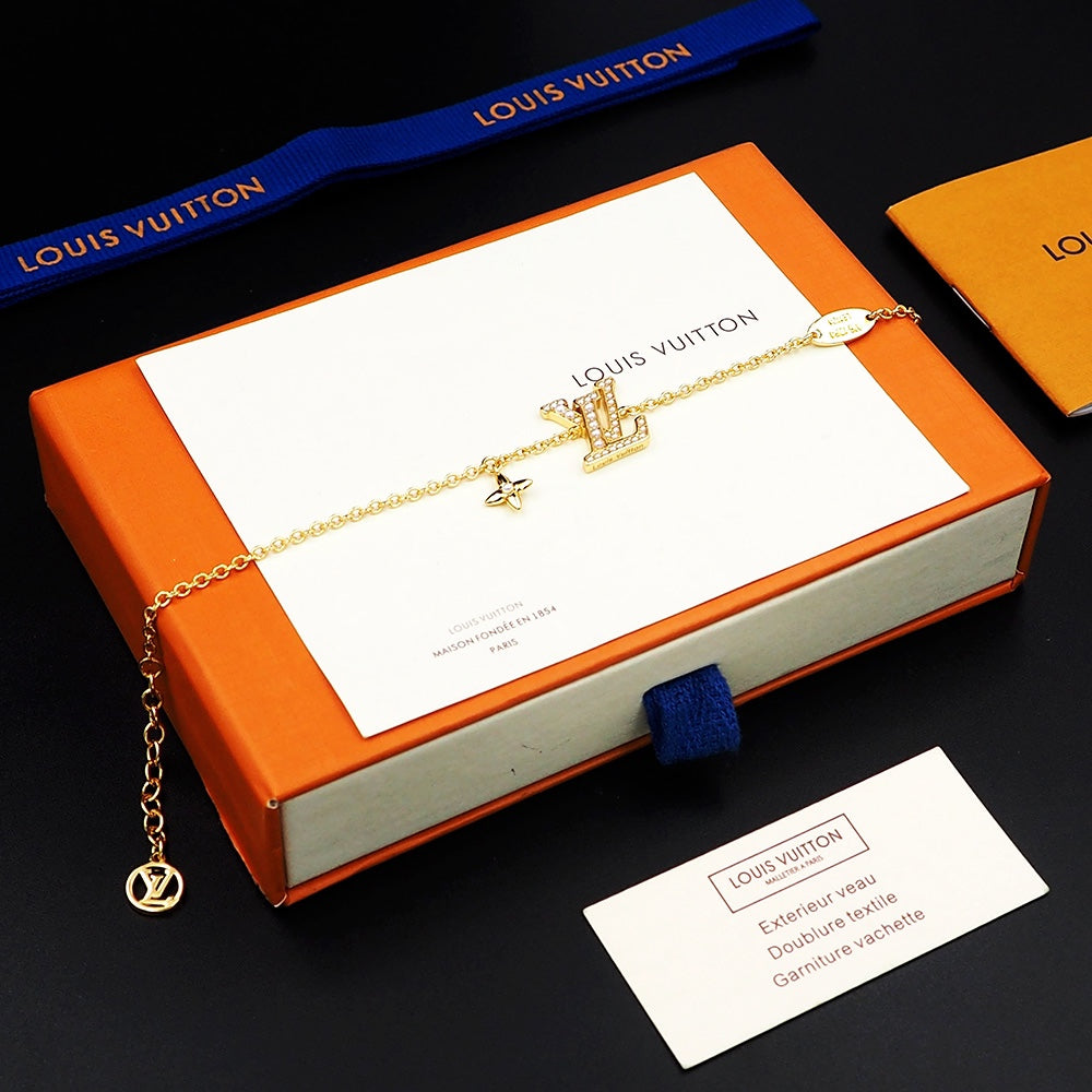 Louis Vuitton Iconic Pearls 18K Gold Bracelet