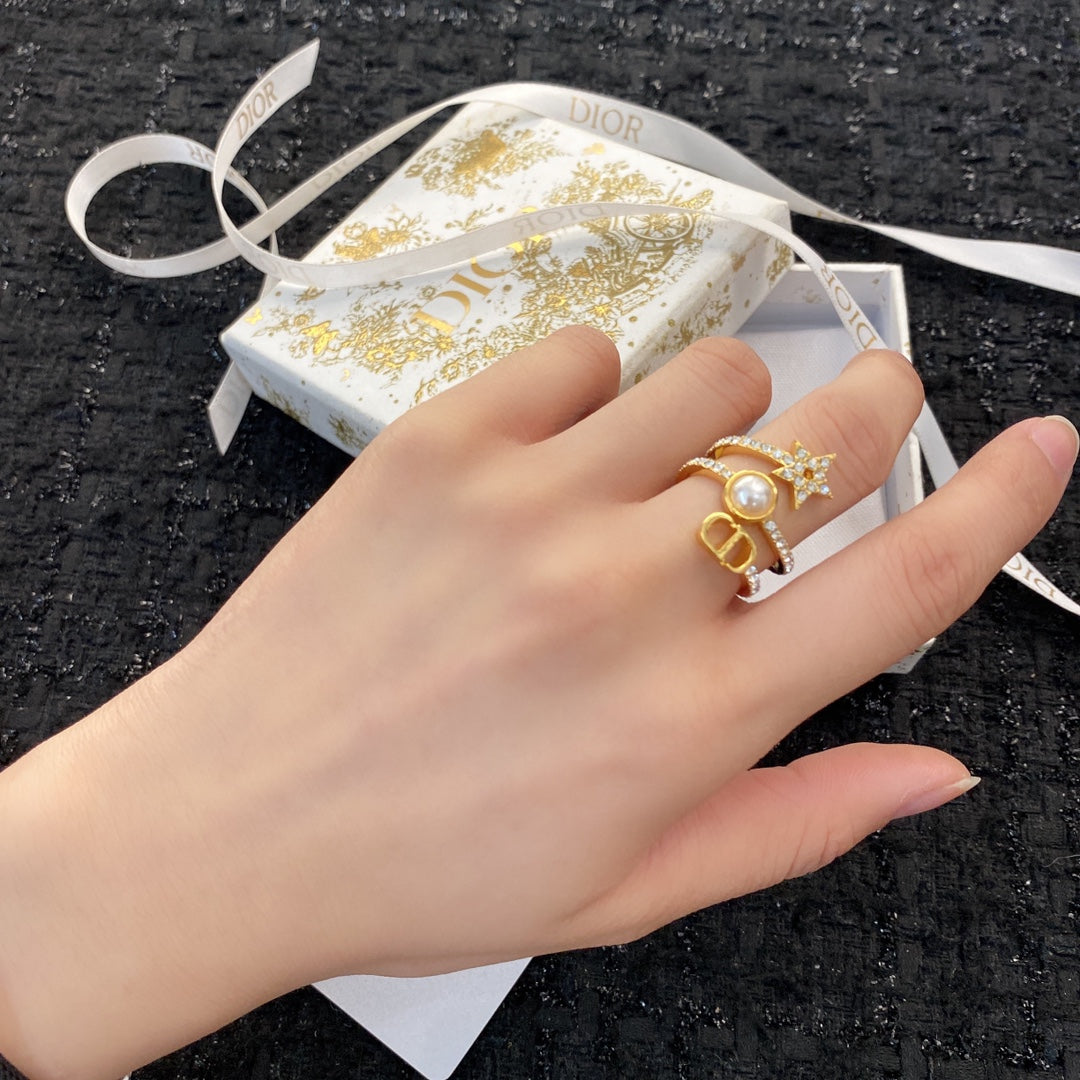 Dior Star Pearl 18K Gold Ring