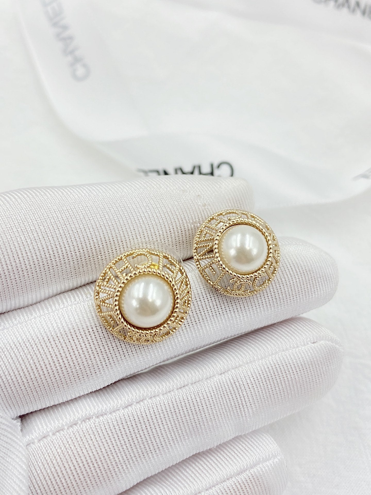 Chanel Pearl Round 18K Gold Earrings