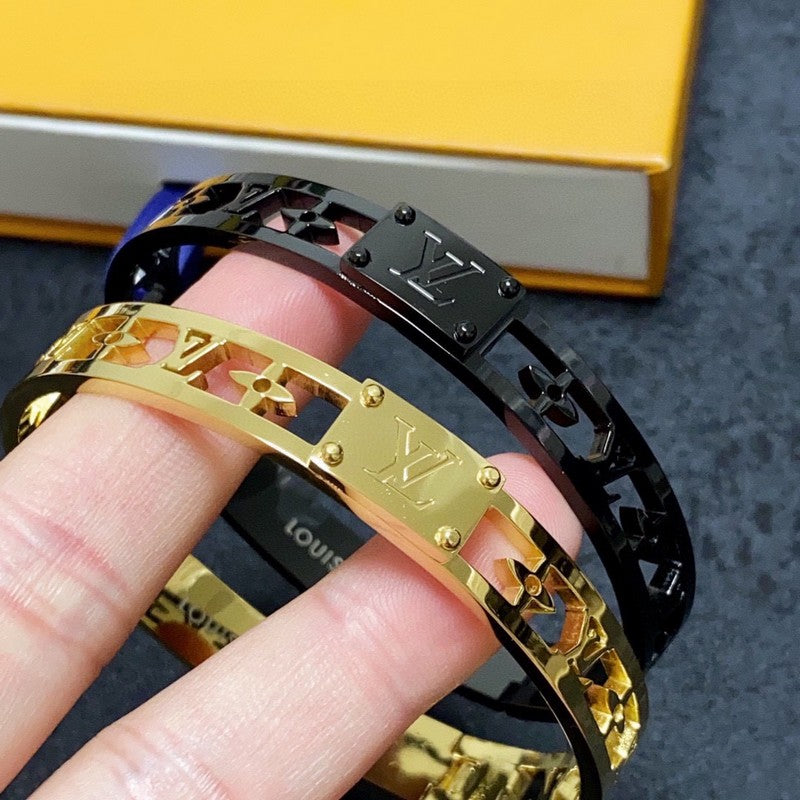 Louis Vuitton Vintage Gold 18K Gold Bracelet